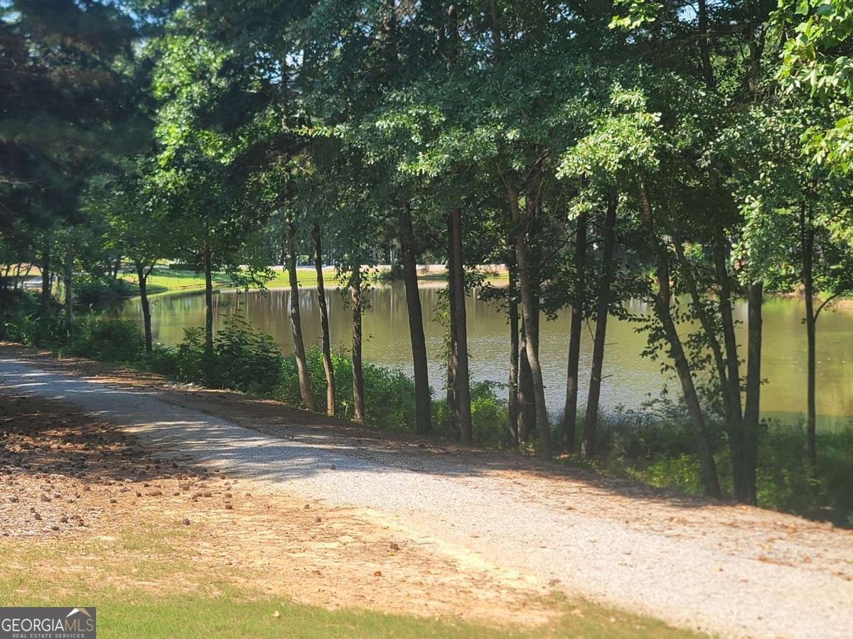 7580 The Lakes Drive Fairburn - 32