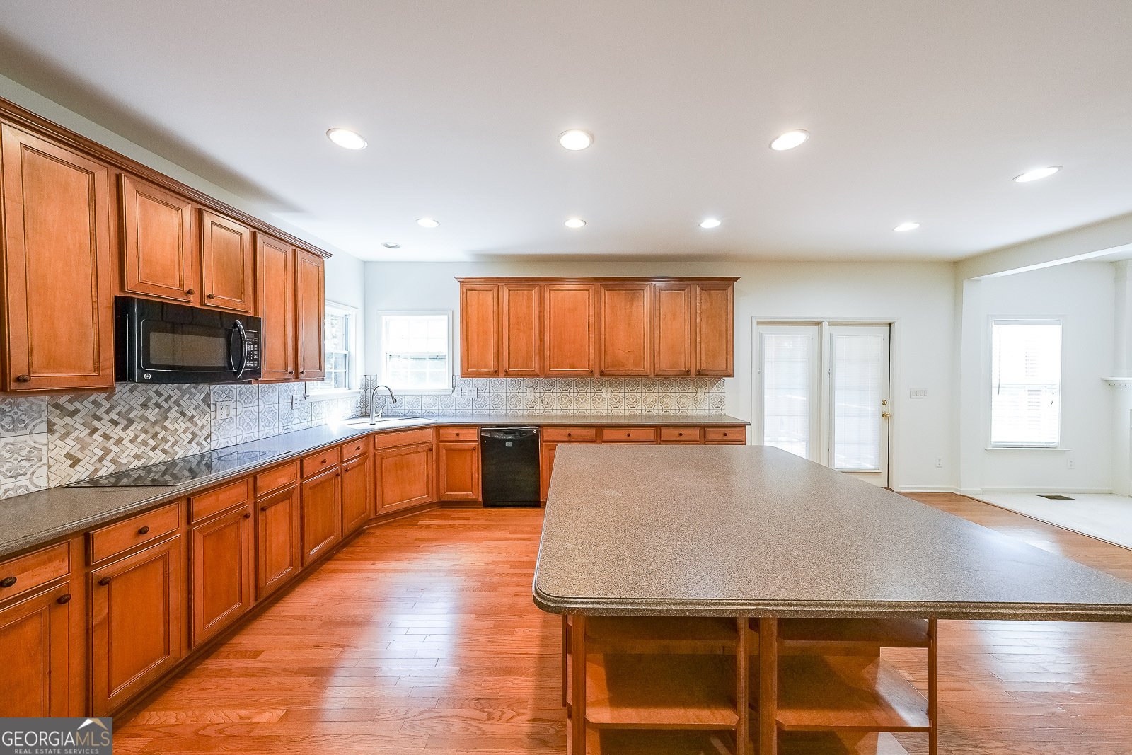7580 The Lakes Drive Fairburn - 4
