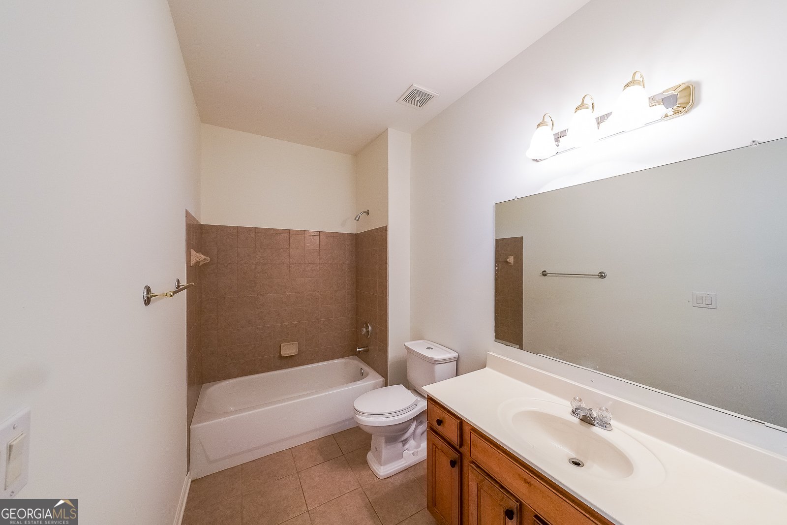 7580 The Lakes Drive Fairburn - 6