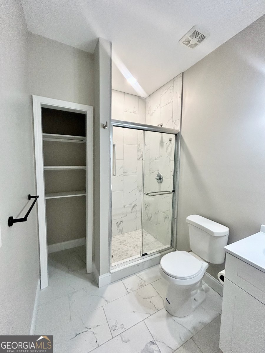 5618 Livesage Drive South Fulton - 23