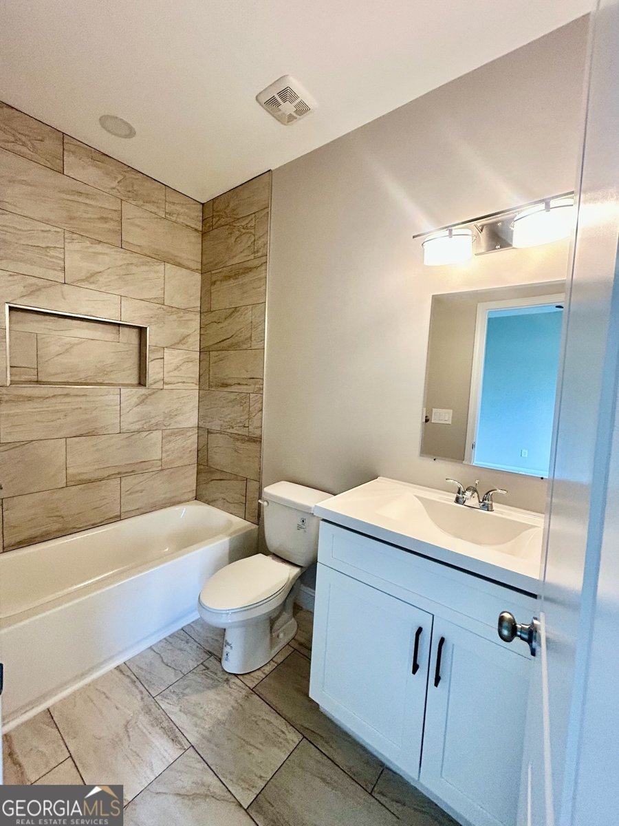 5618 Livesage Drive South Fulton - 34