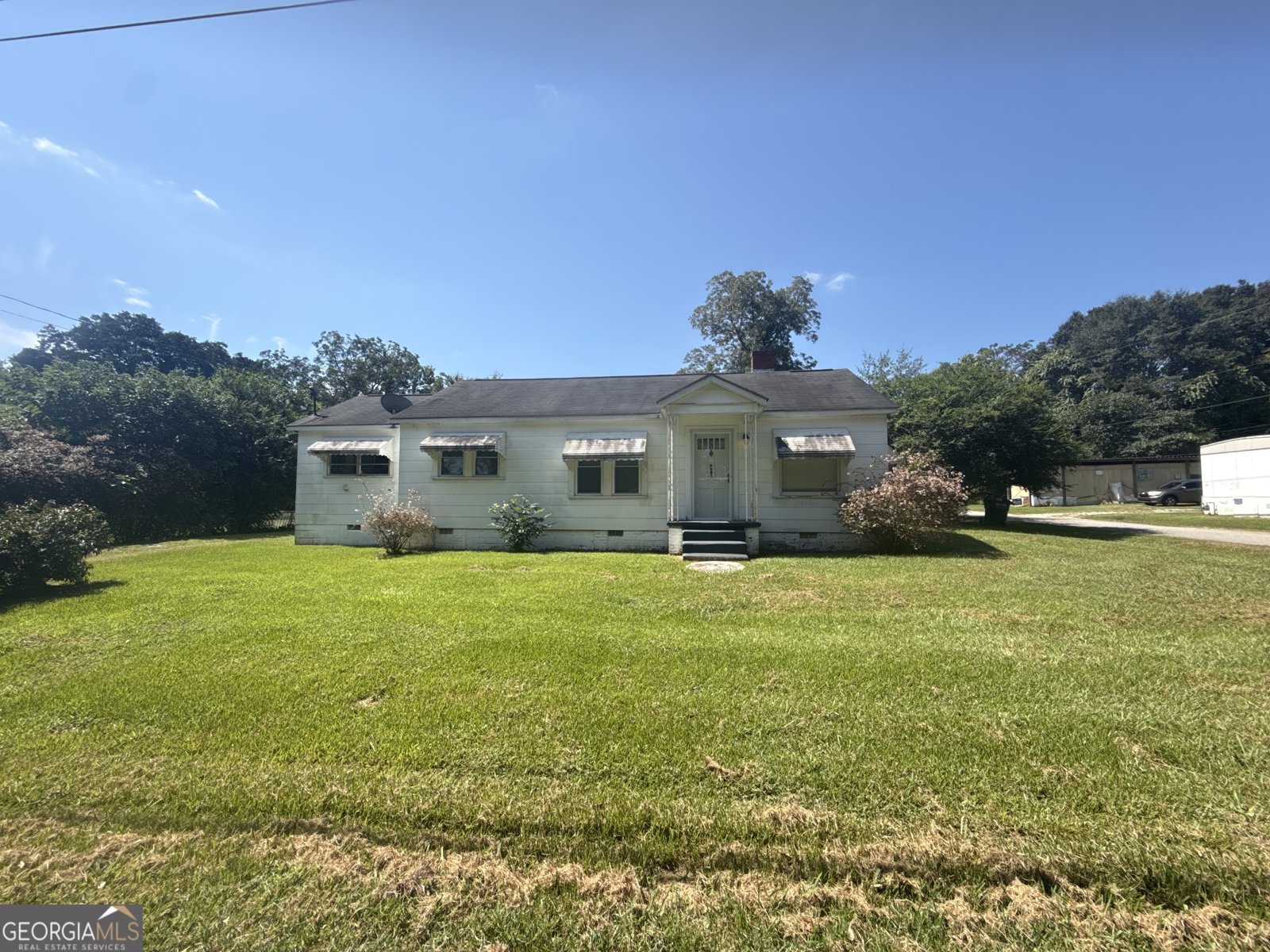 2621 Bond Avenue Canon - 28