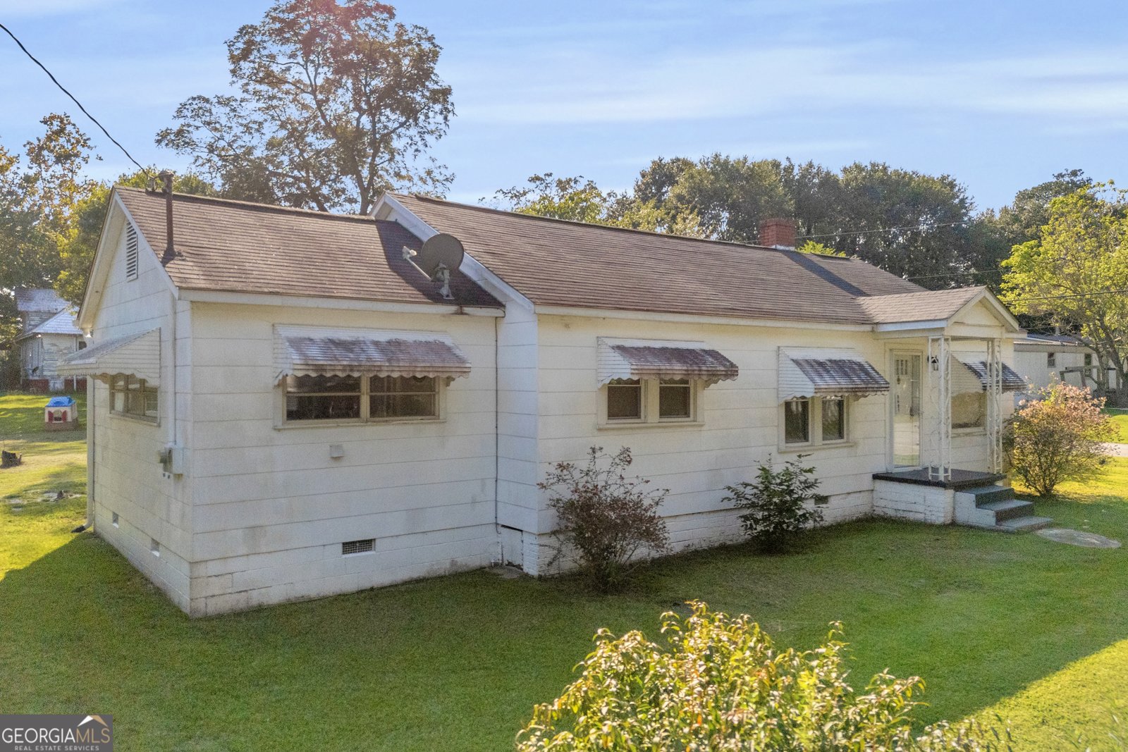 2621 Bond Avenue Canon - 35