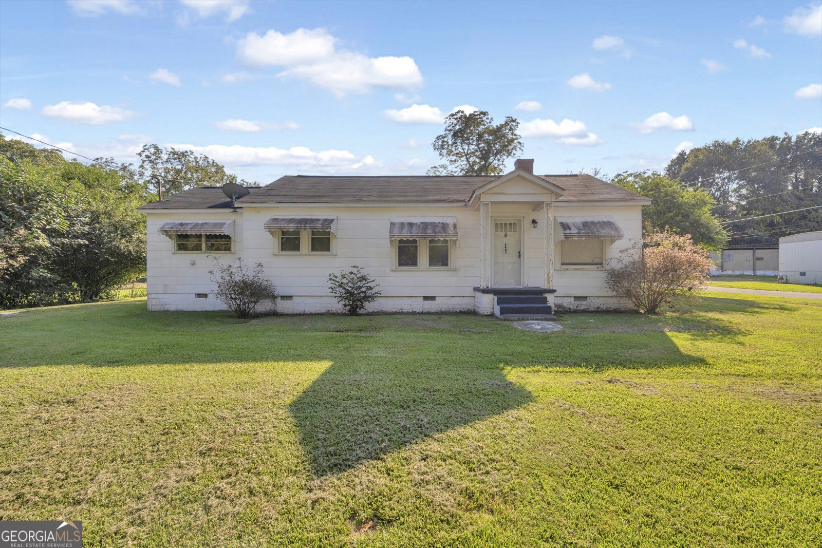 2621 Bond Avenue Canon - 36