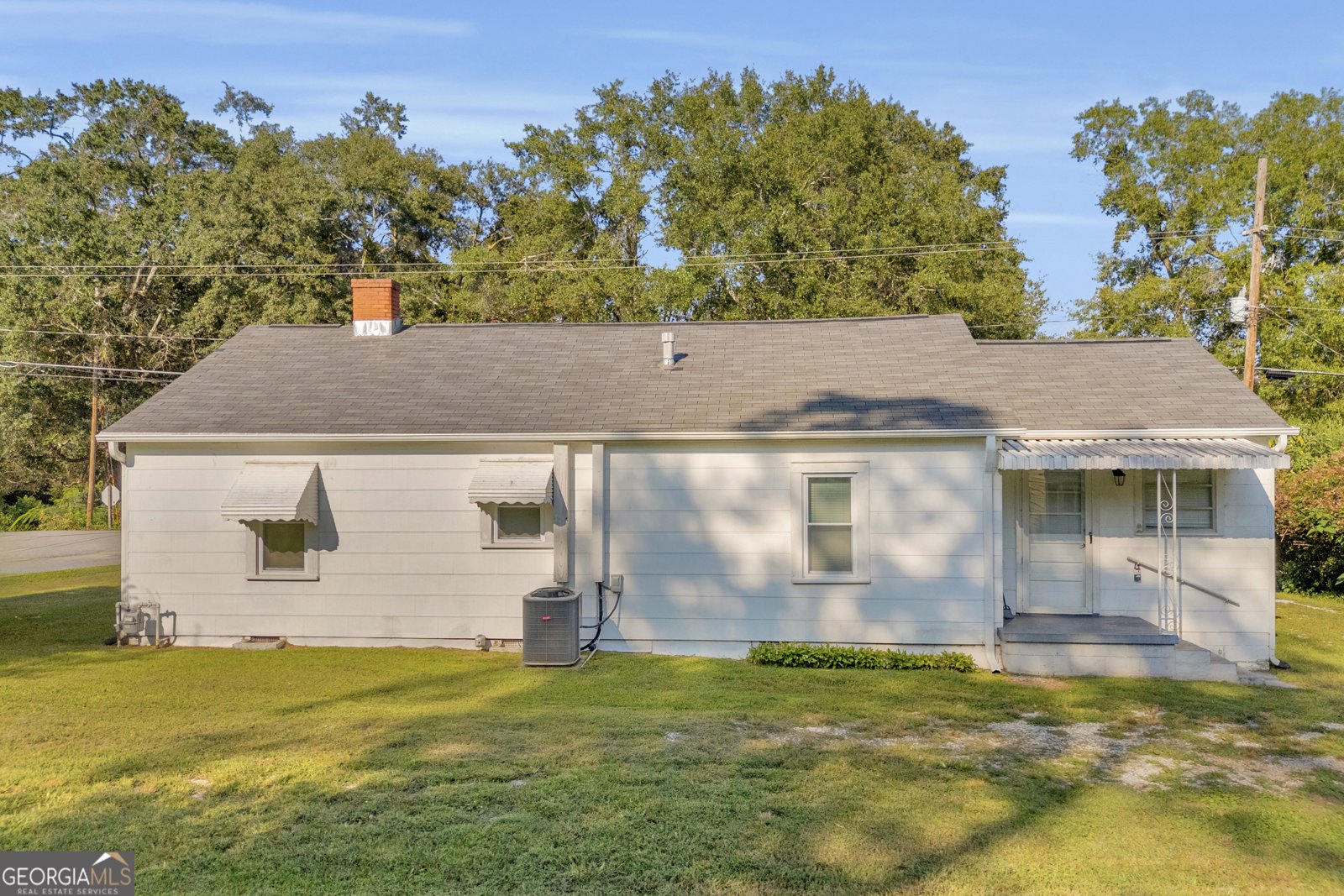2621 Bond Avenue Canon - 6