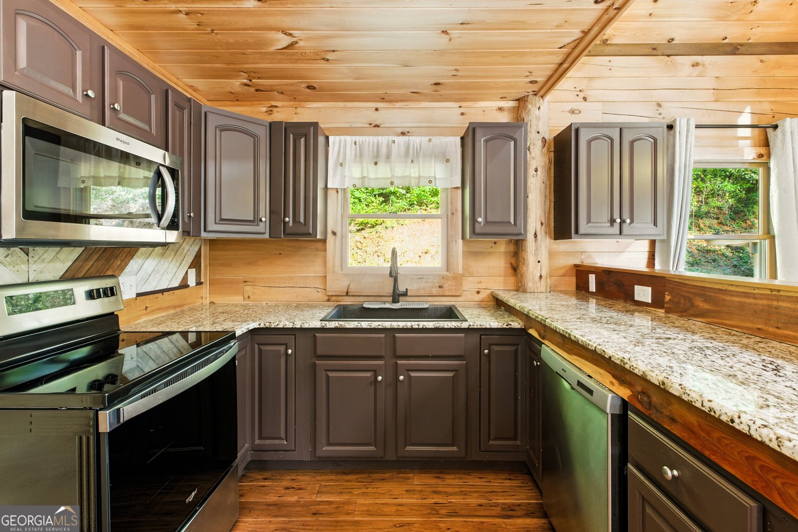 4947 Weaver Road Gainesville - 37