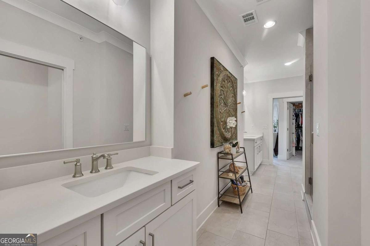 967 On Main Drive Woodstock - 41