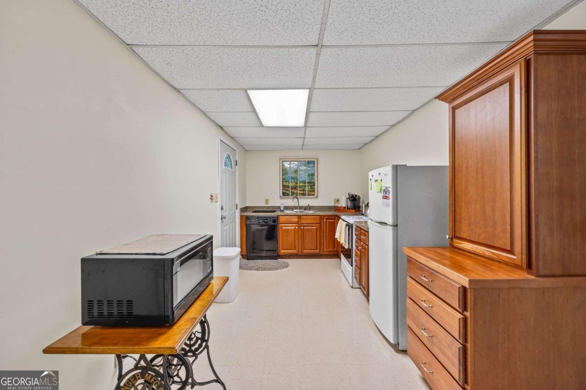 684 Honeysuckle Road Gainesville - 32