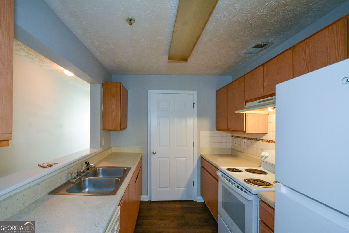 8304 Fairington Village Drive Lithonia - Photo 14