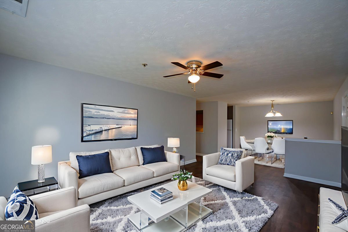 8304 Fairington Village Drive Lithonia - Photo 7