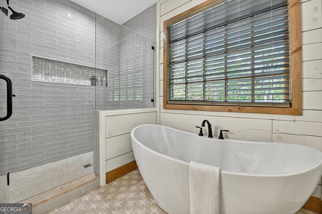 31 Haley Drive Cherry Log - 5