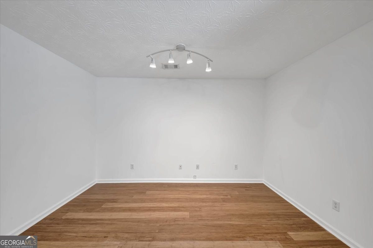 1387 HAYNES MEADOW Trail Grayson - 28