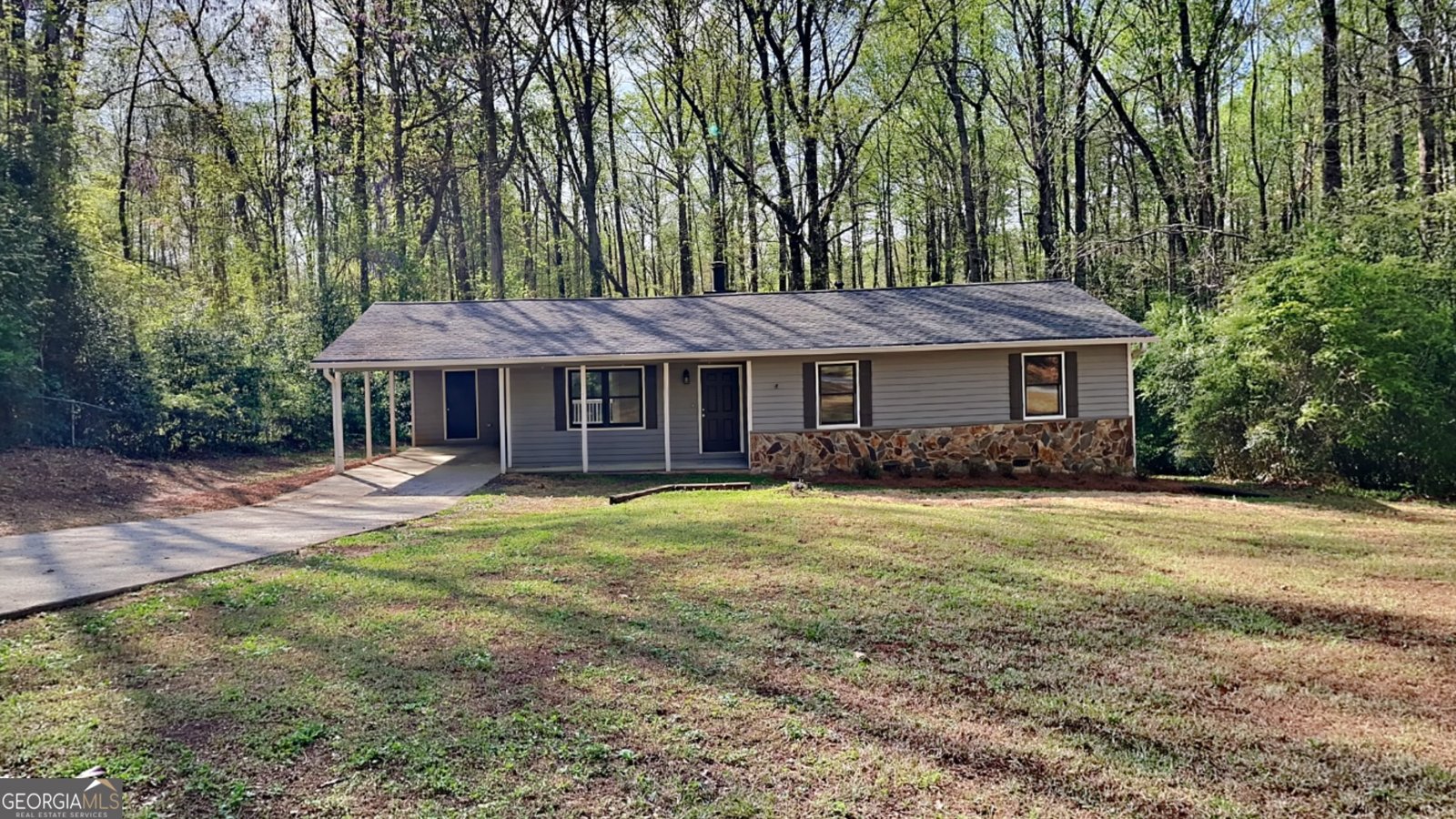 130 Fairview Drive Stockbridge - main photo