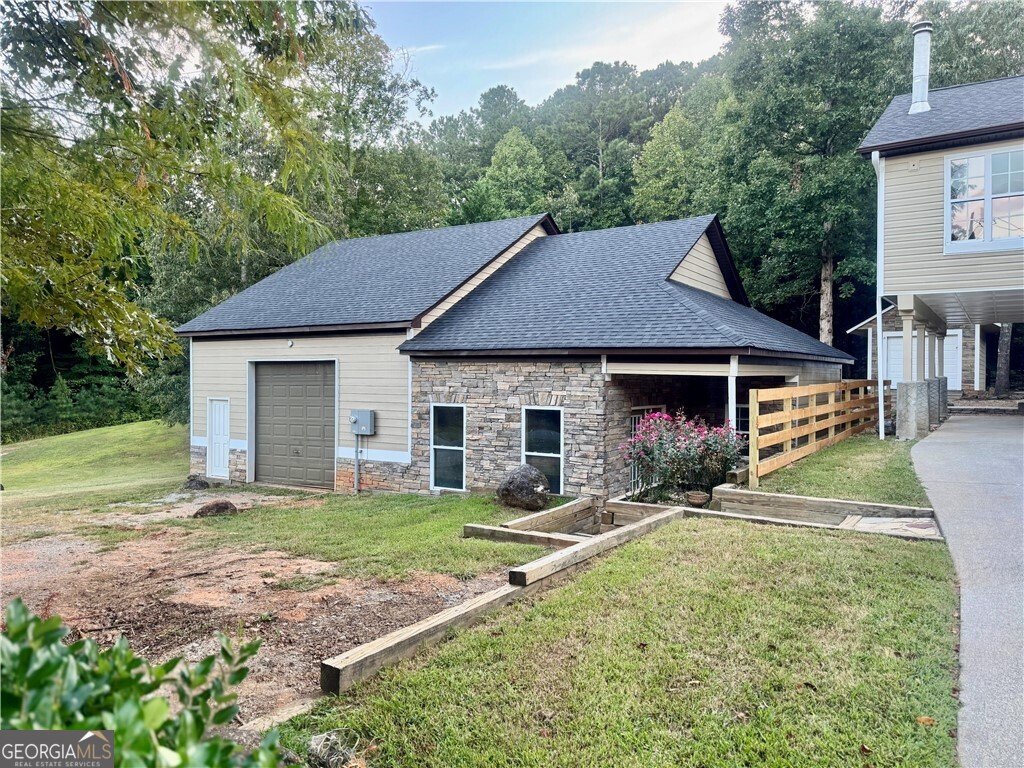 72 Country Creek Road White - 9
