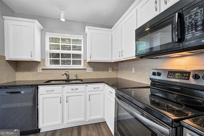 275 COTTONWOOD CREEK Circle Canton - 16