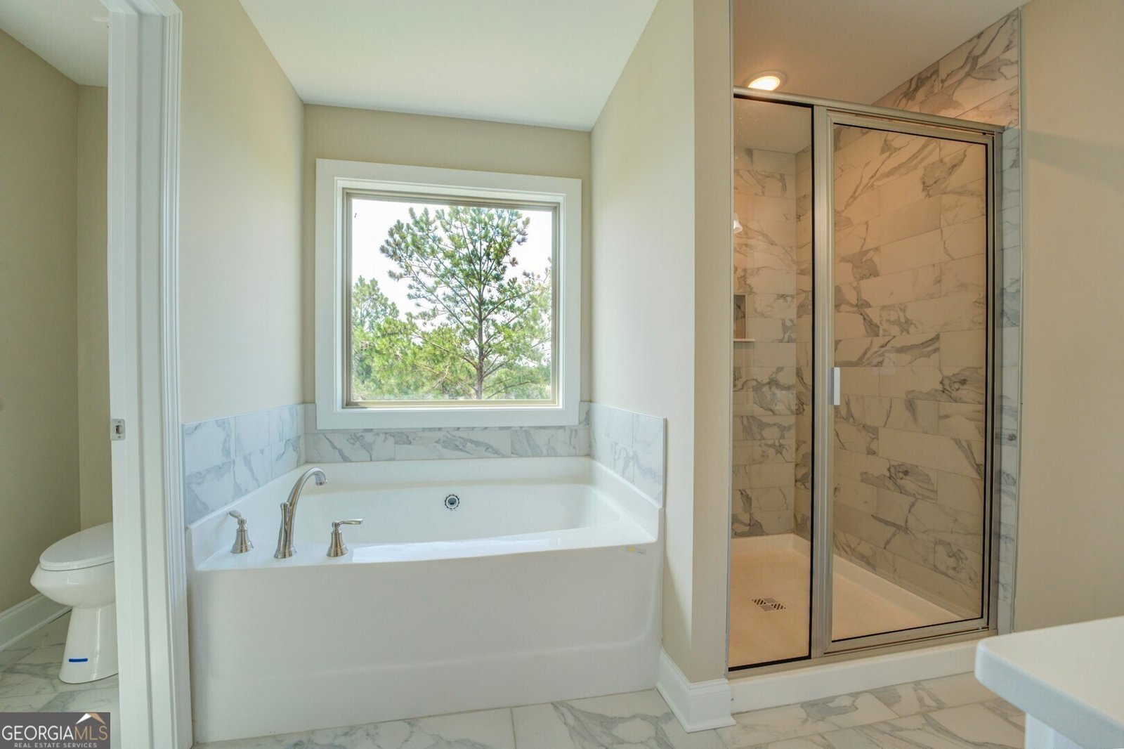 9183 Golfview Circle Covington - 27