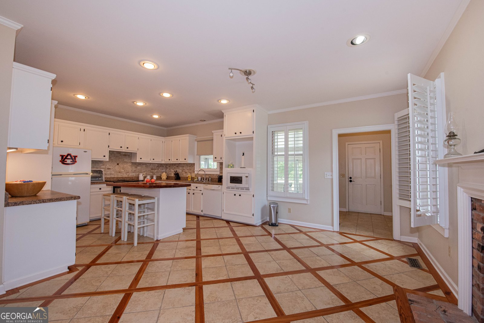 8715 Hwy 41 Vienna - 53