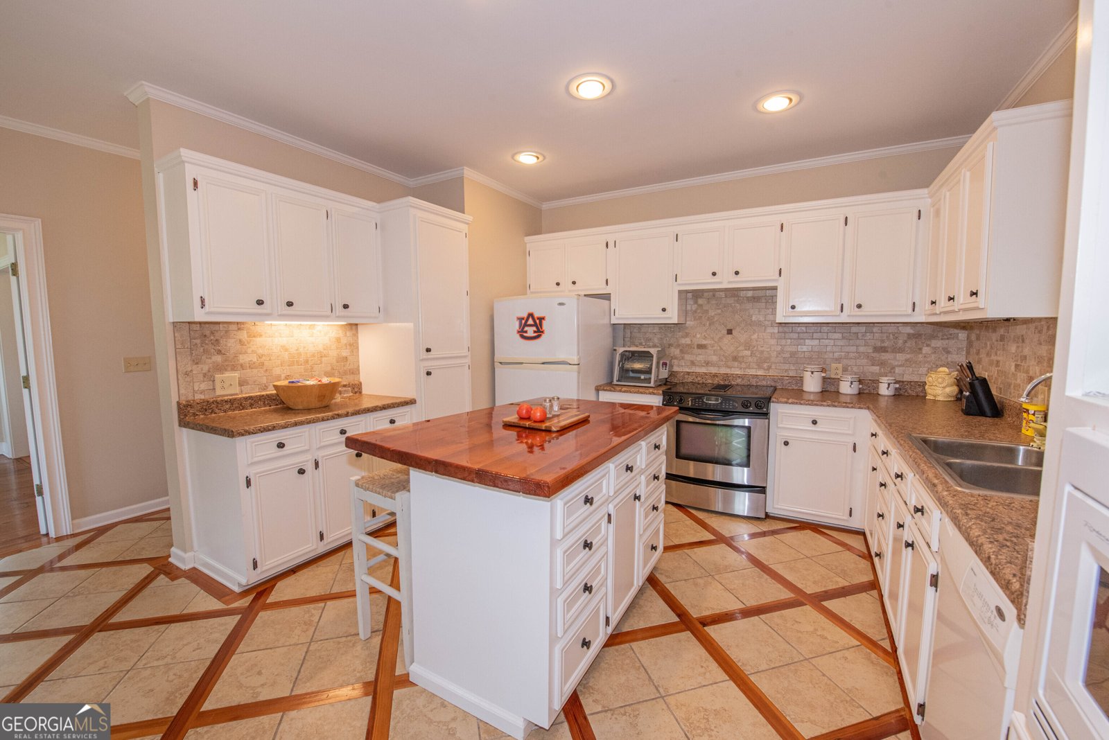 8715 Hwy 41 Vienna - 56