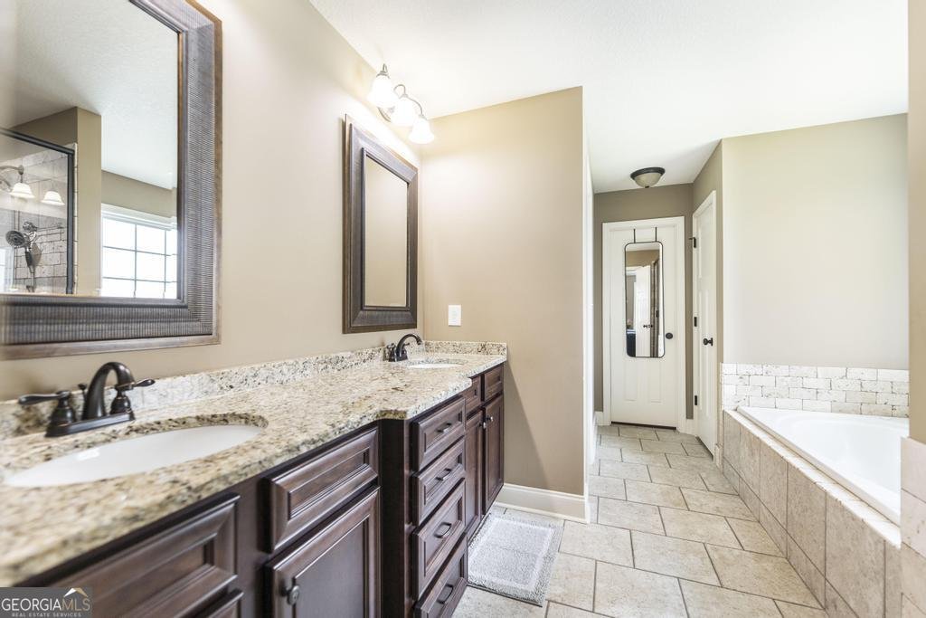 250 Hathersage Drive Kathleen - 18