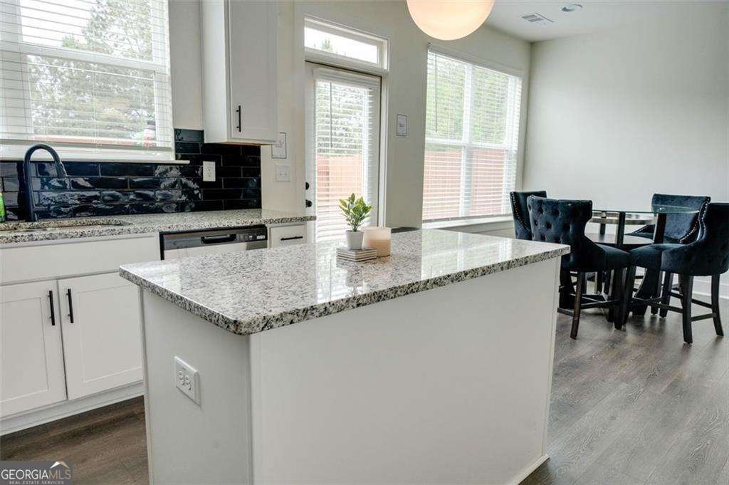 7621 Avalon Boulevard Fairburn - 8