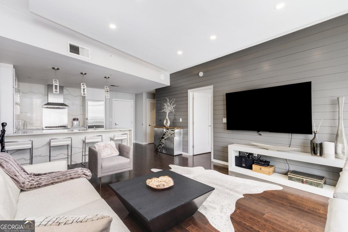 3325 Piedmont Road Atlanta - 17