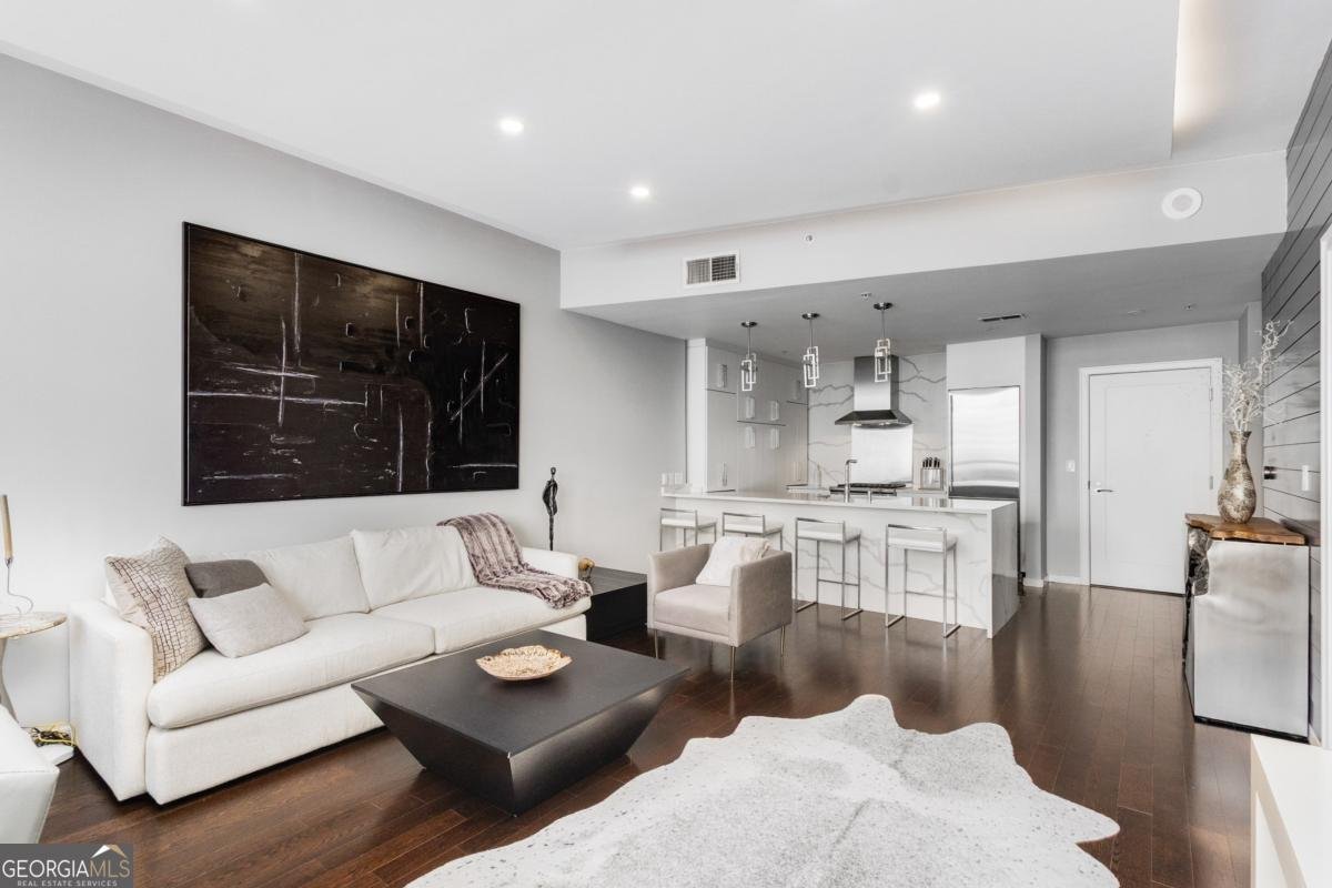 3325 Piedmont Road Atlanta - 19