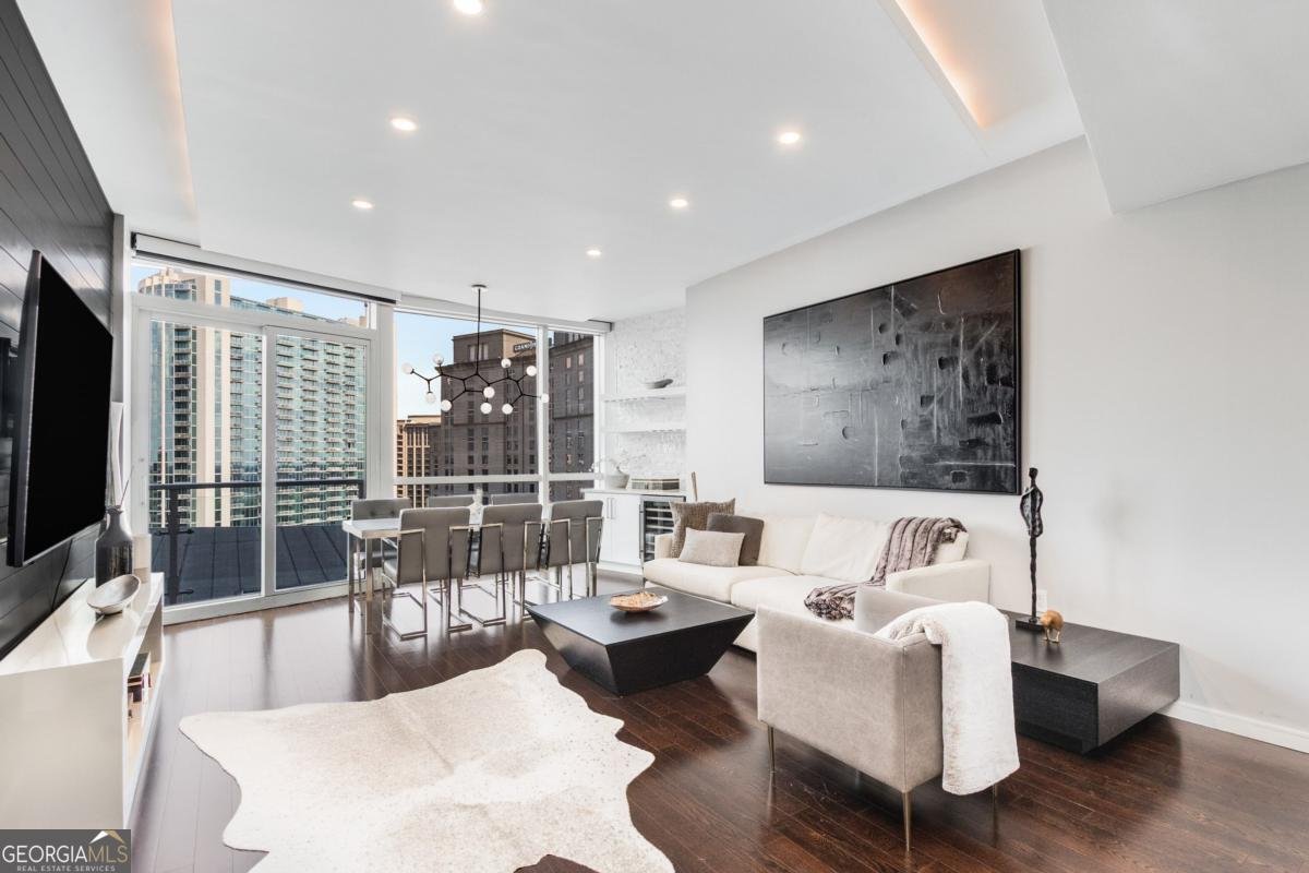 3325 Piedmont Road Atlanta - 20