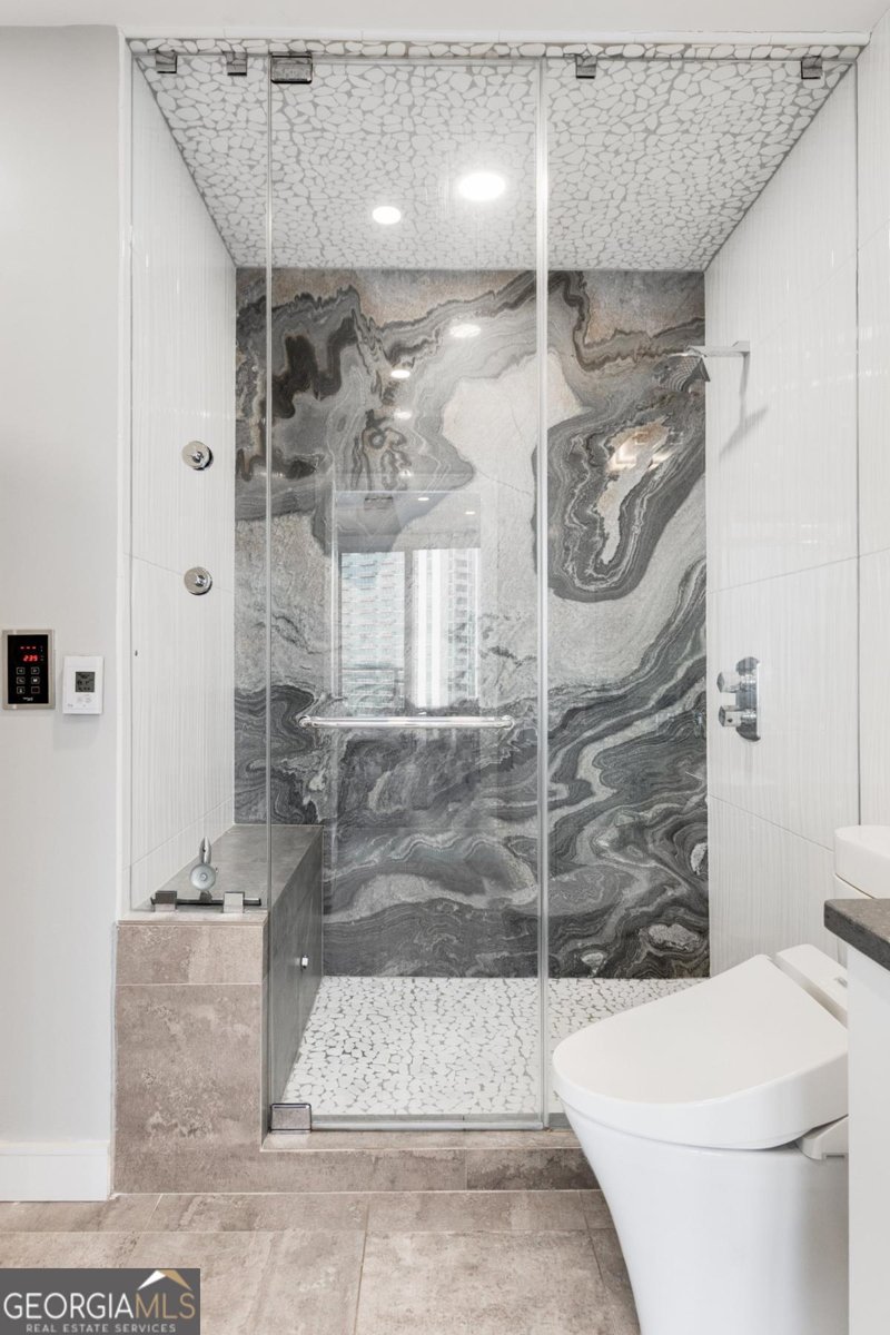 3325 Piedmont Road Atlanta - 24