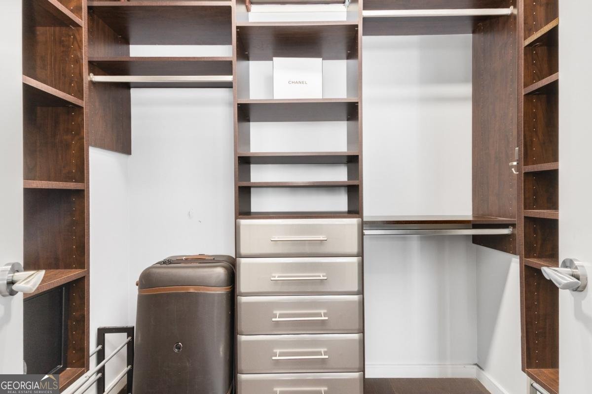 3325 Piedmont Road Atlanta - 31