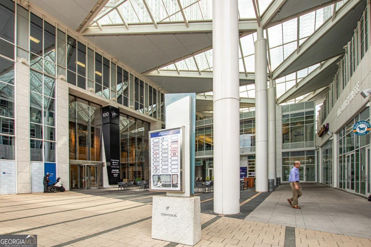 3325 Piedmont Road Atlanta - 75