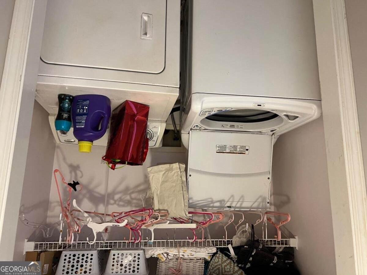 232 ROCKINGHAM Drive Loganville - 14