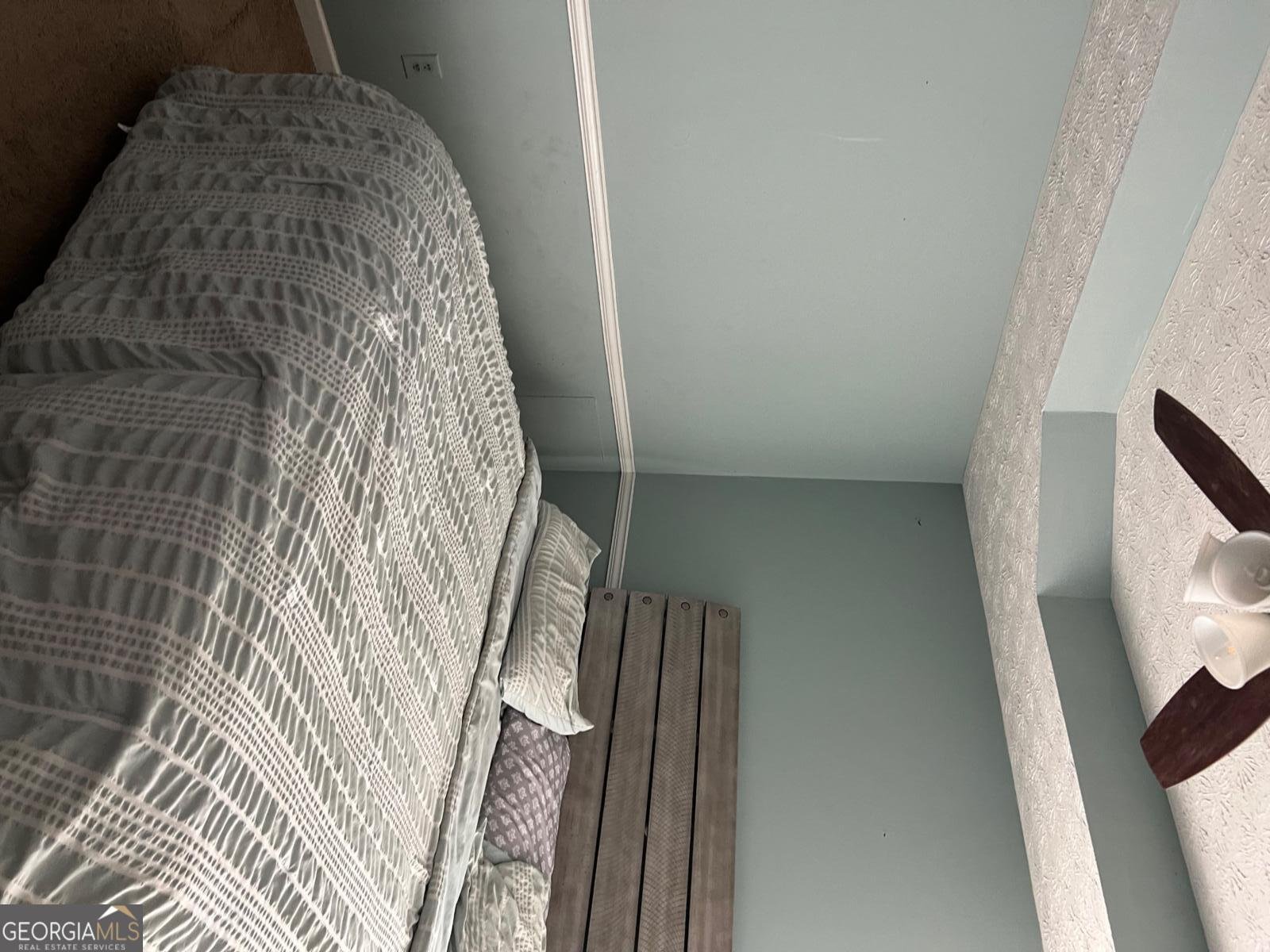 232 ROCKINGHAM Drive Loganville - 26