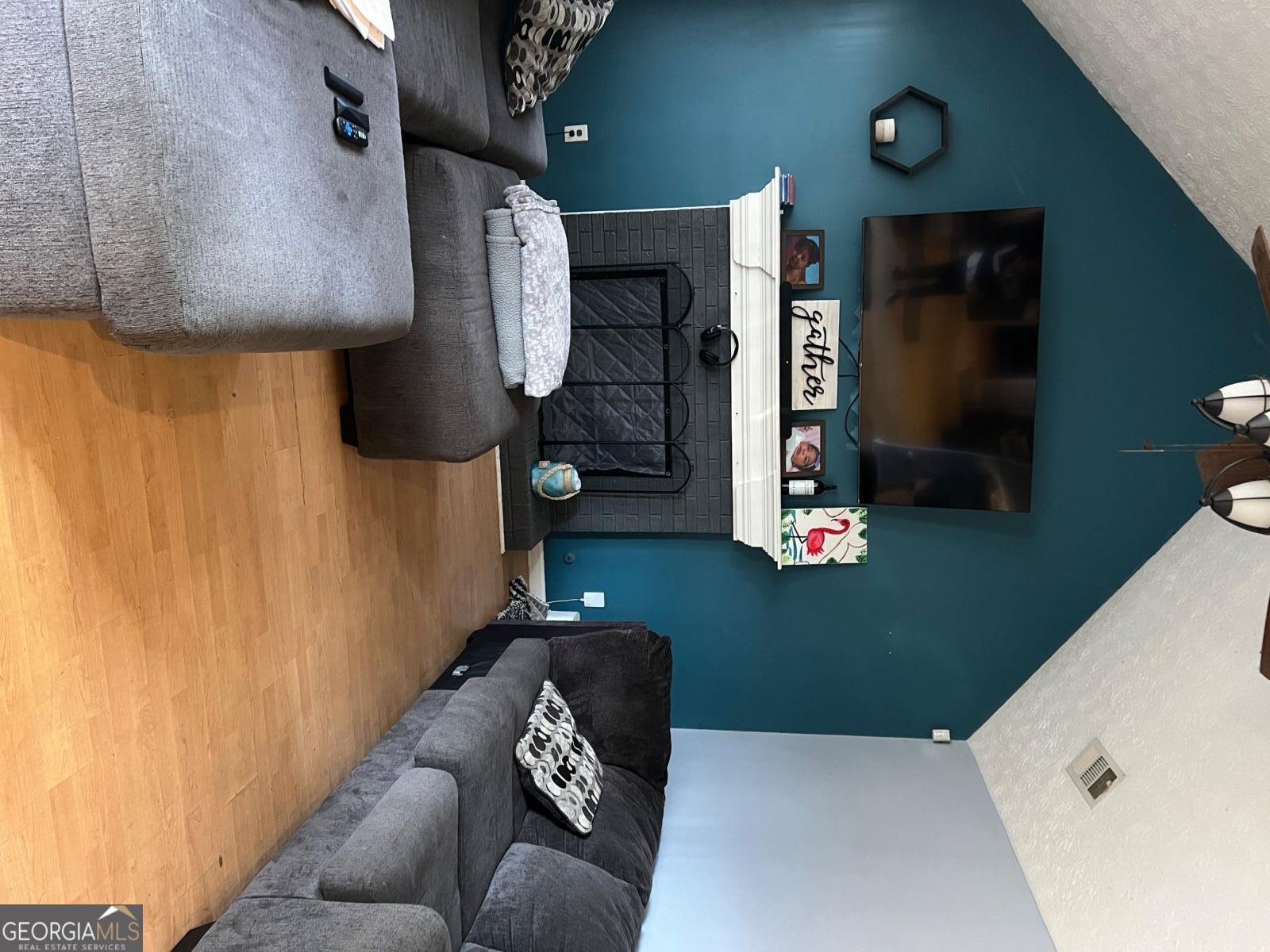 232 ROCKINGHAM Drive Loganville - 4