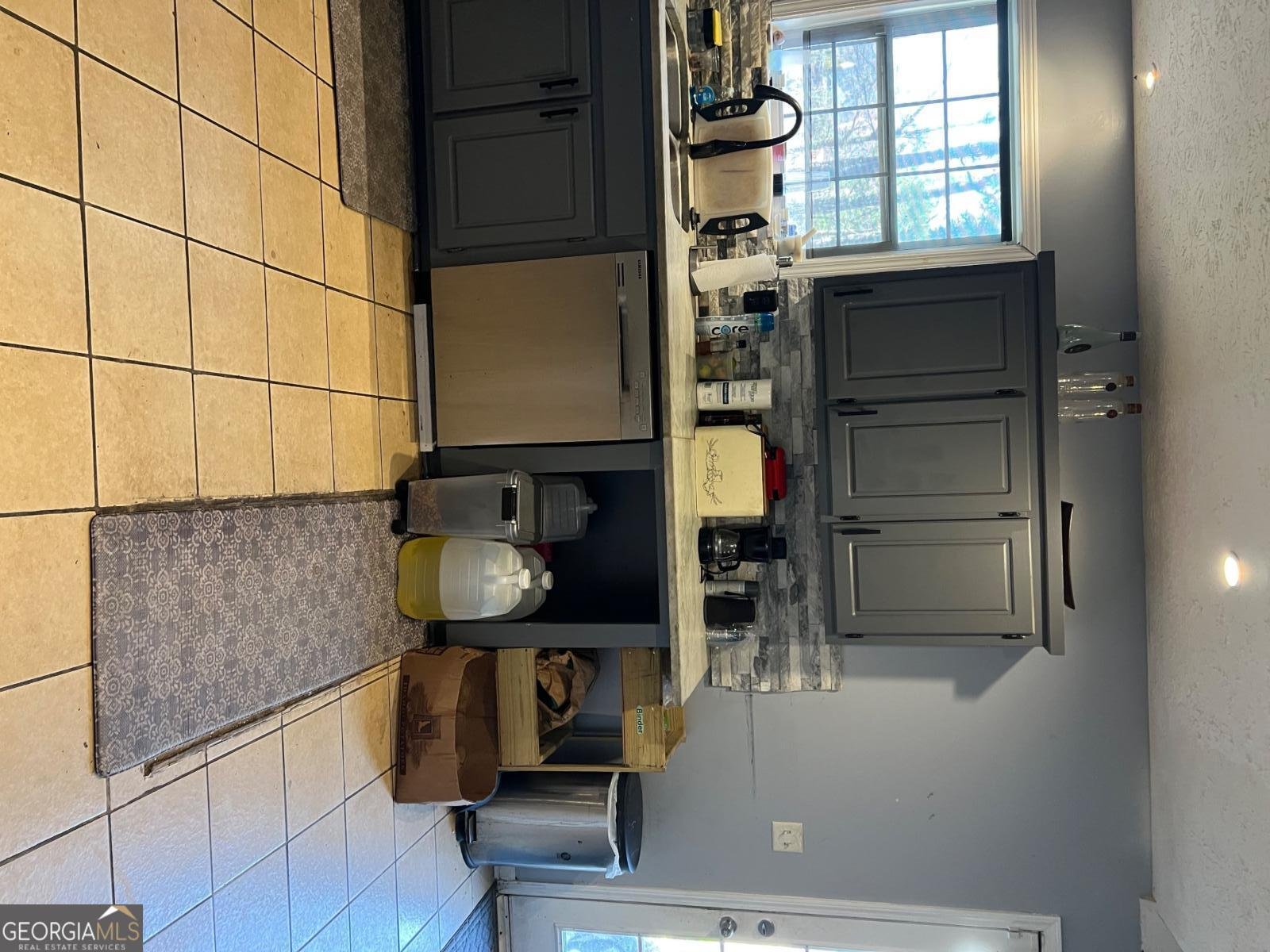 232 ROCKINGHAM Drive Loganville - 5