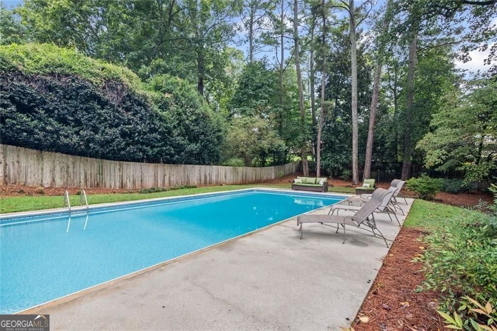 5513 North Peachtree Rd Dunwoody - 5