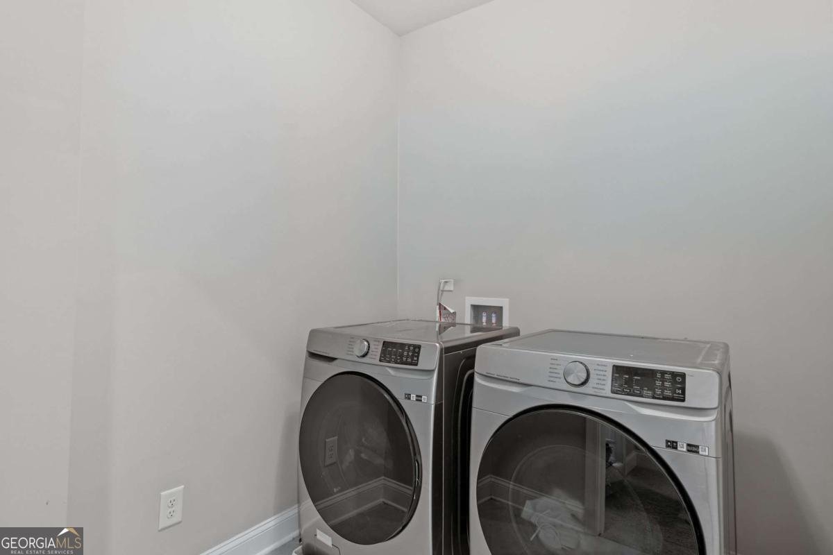 3310 Valleyway Road Cumming - 40