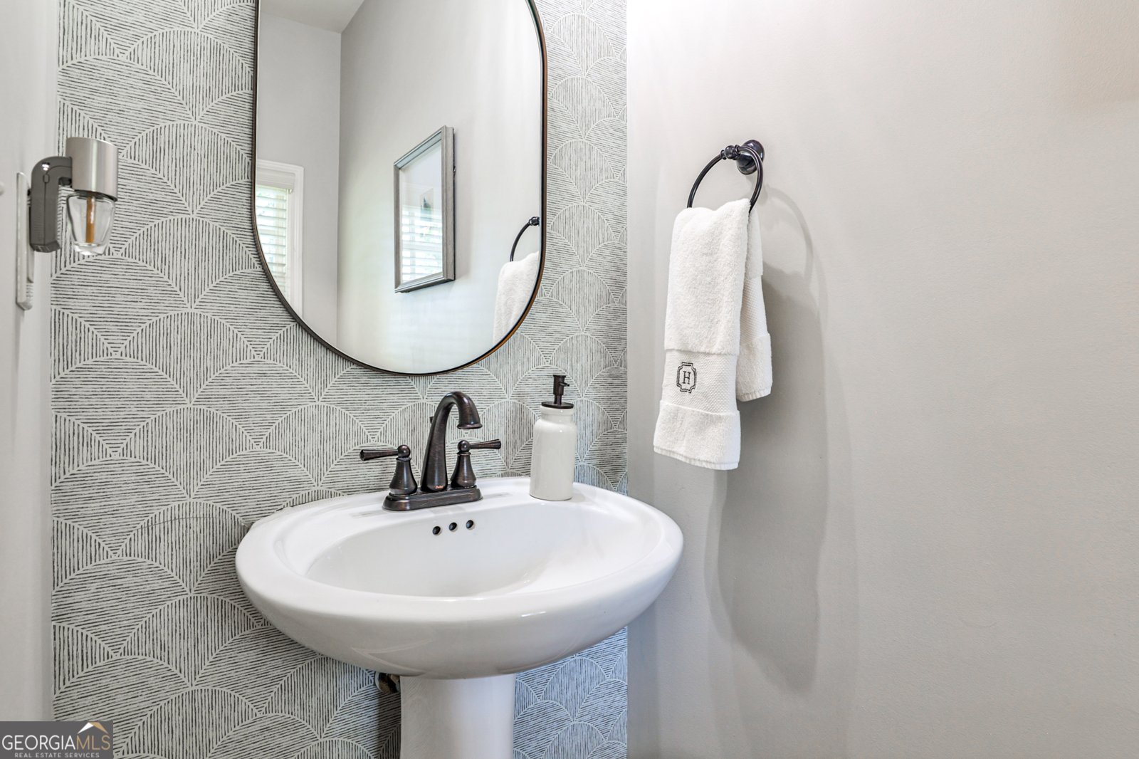 8265 Scuffle Bridge Lane Cumming - 8