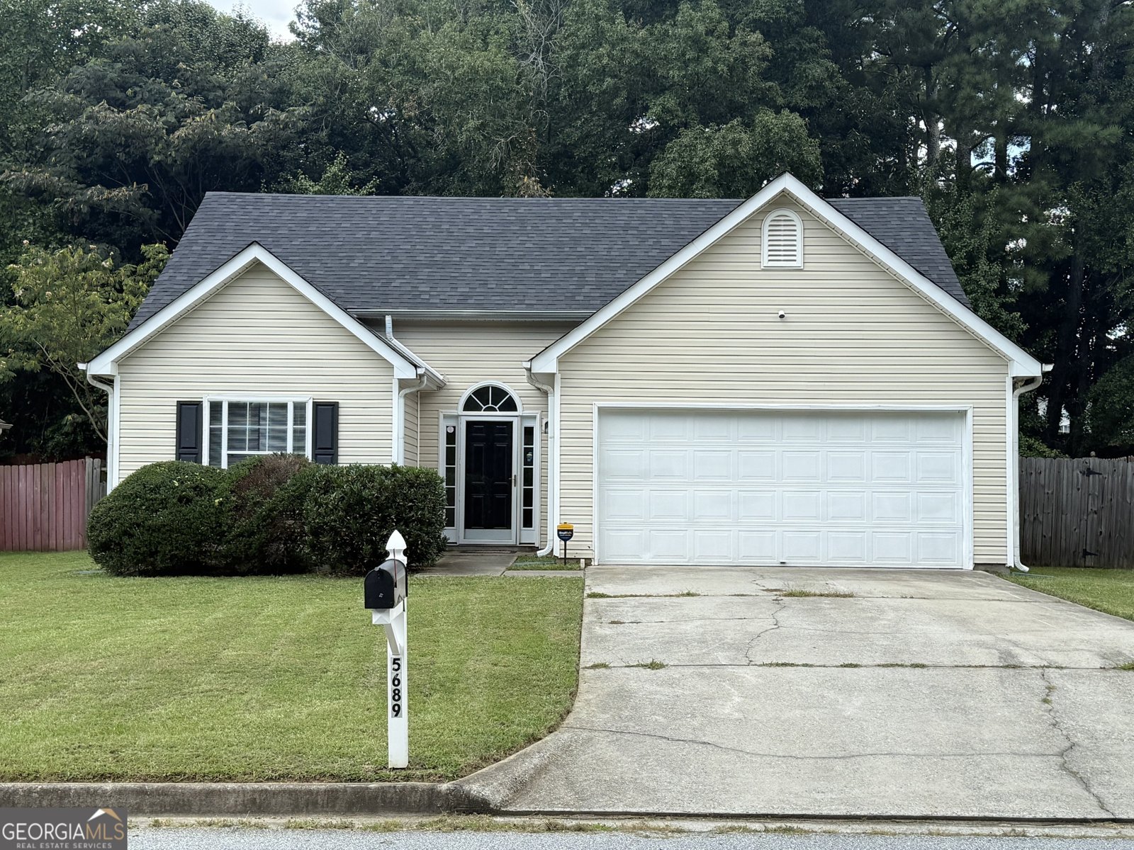 5689 ISLEWORTH Way College Park - 1