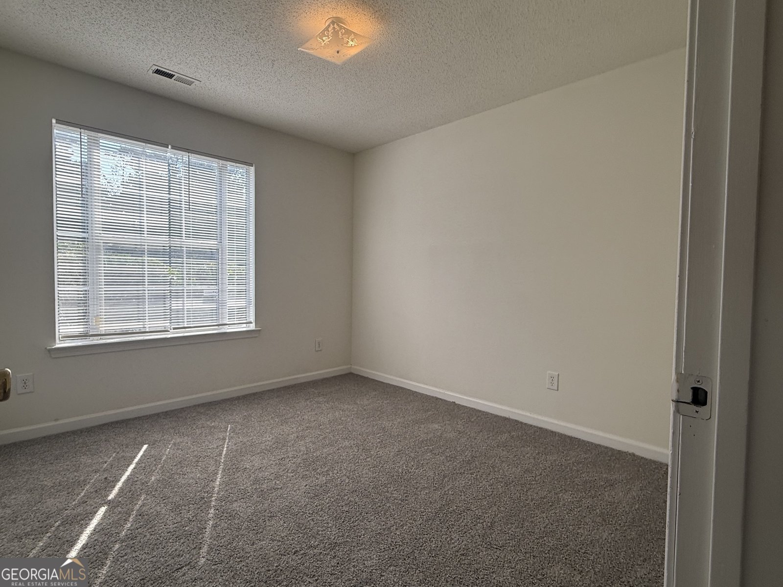 5689 ISLEWORTH Way College Park - 7