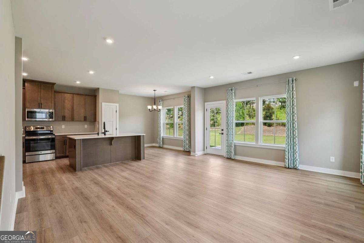 39 Club View Drive Hoschton - 3