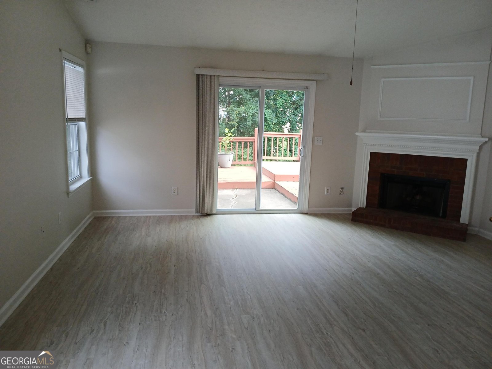 578 Summerbrooke Court Suwanee - main photo