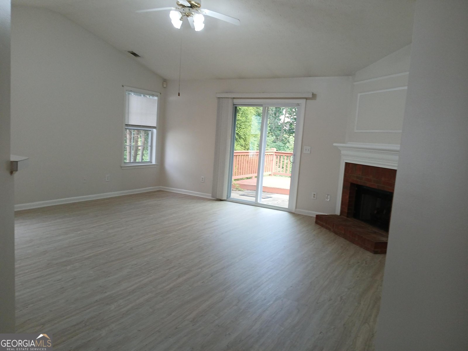 578 Summerbrooke Court Suwanee - 3