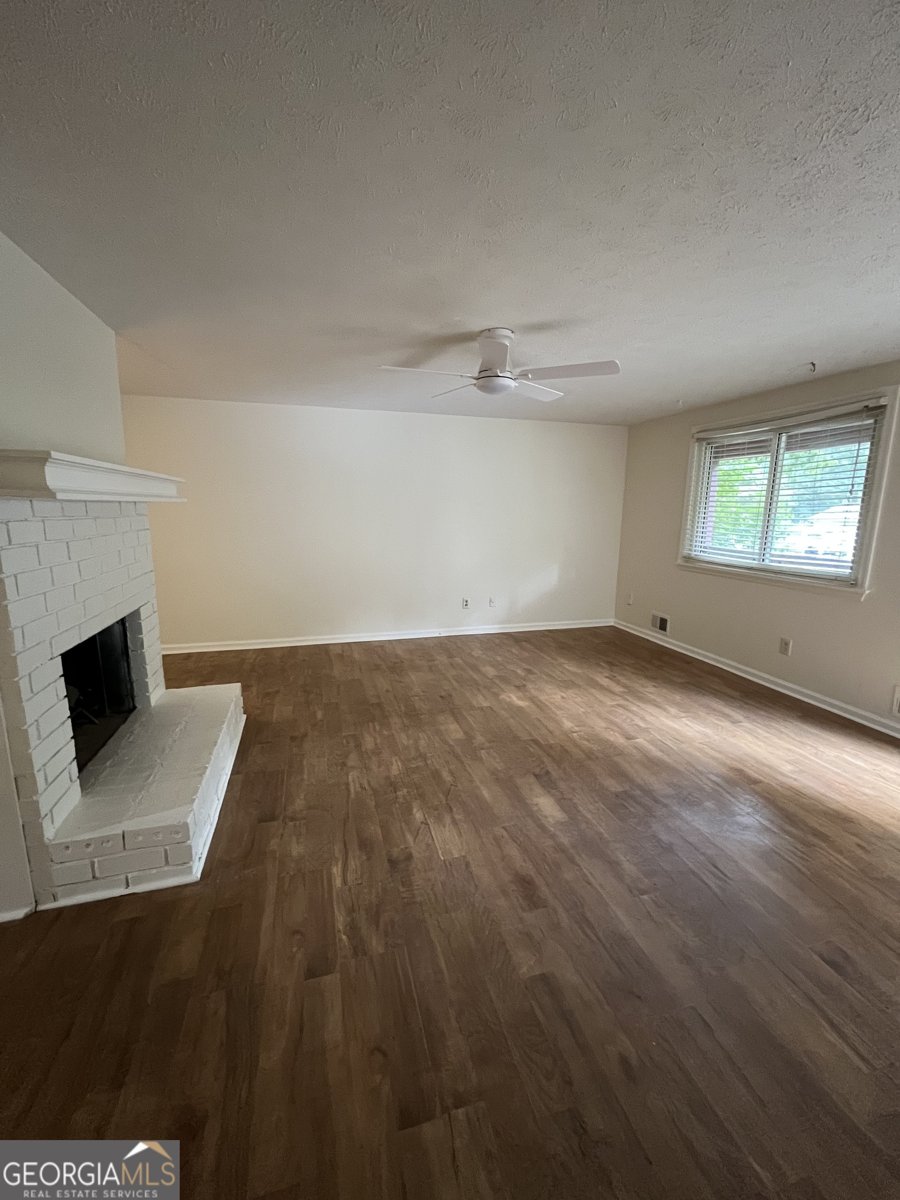 2069 Swan Court Riverdale - 3