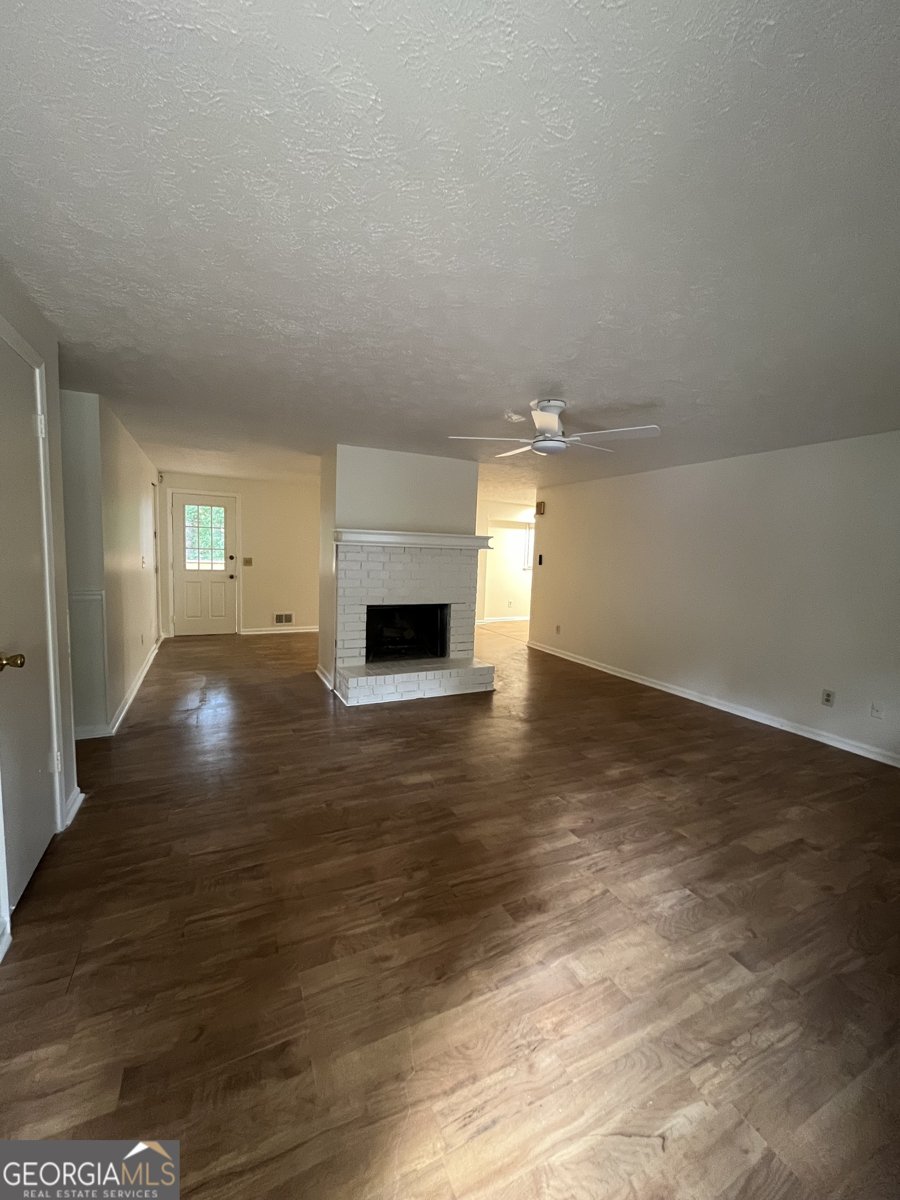 2069 Swan Court Riverdale - 4