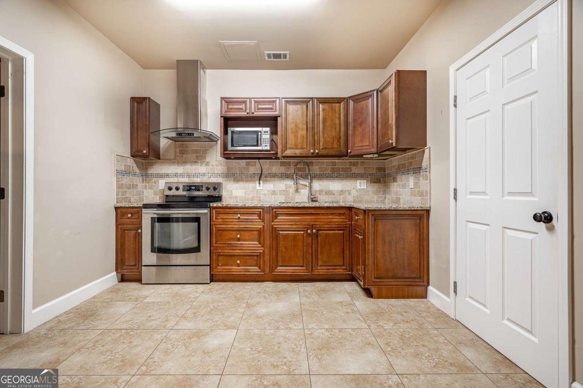 1145 Hamilton Estates Drive Kennesaw - 5