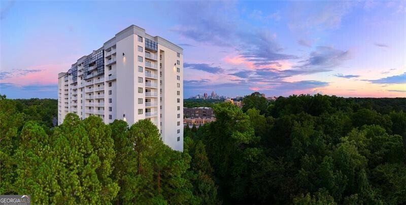 2460 PEACHTREE Road Atlanta - main photo