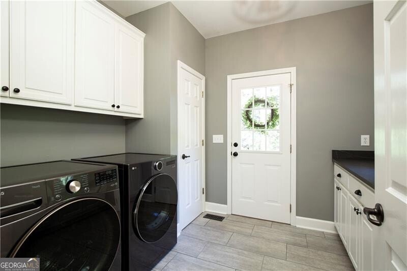 711 Hallbrook Court Alpharetta - 30