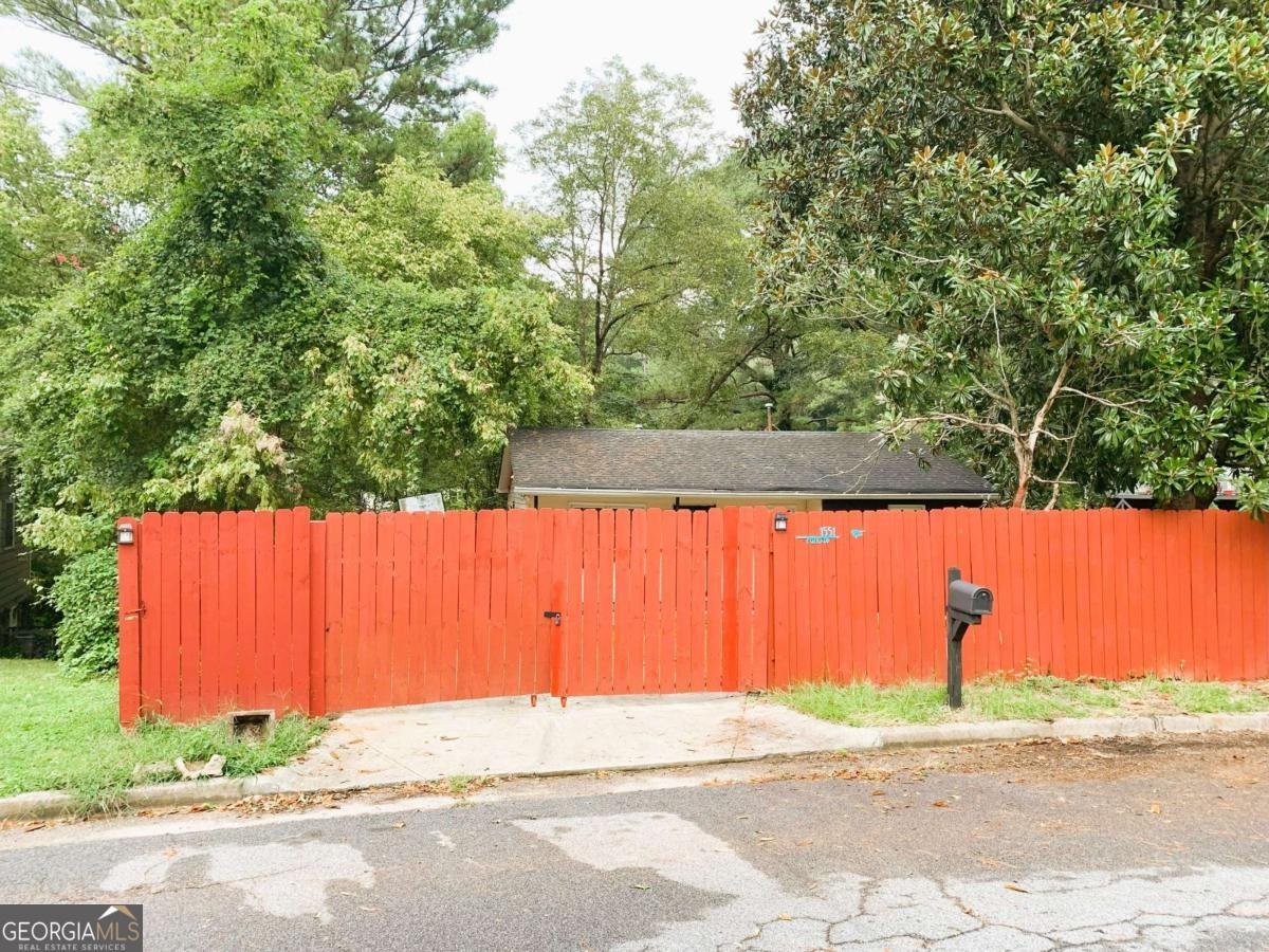 1551 Ferno Drive Atlanta - 4