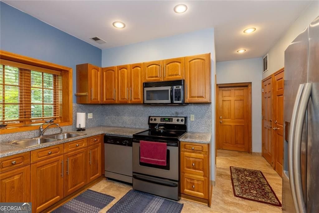 8265 Berkley Ridge Sandy Springs - 44