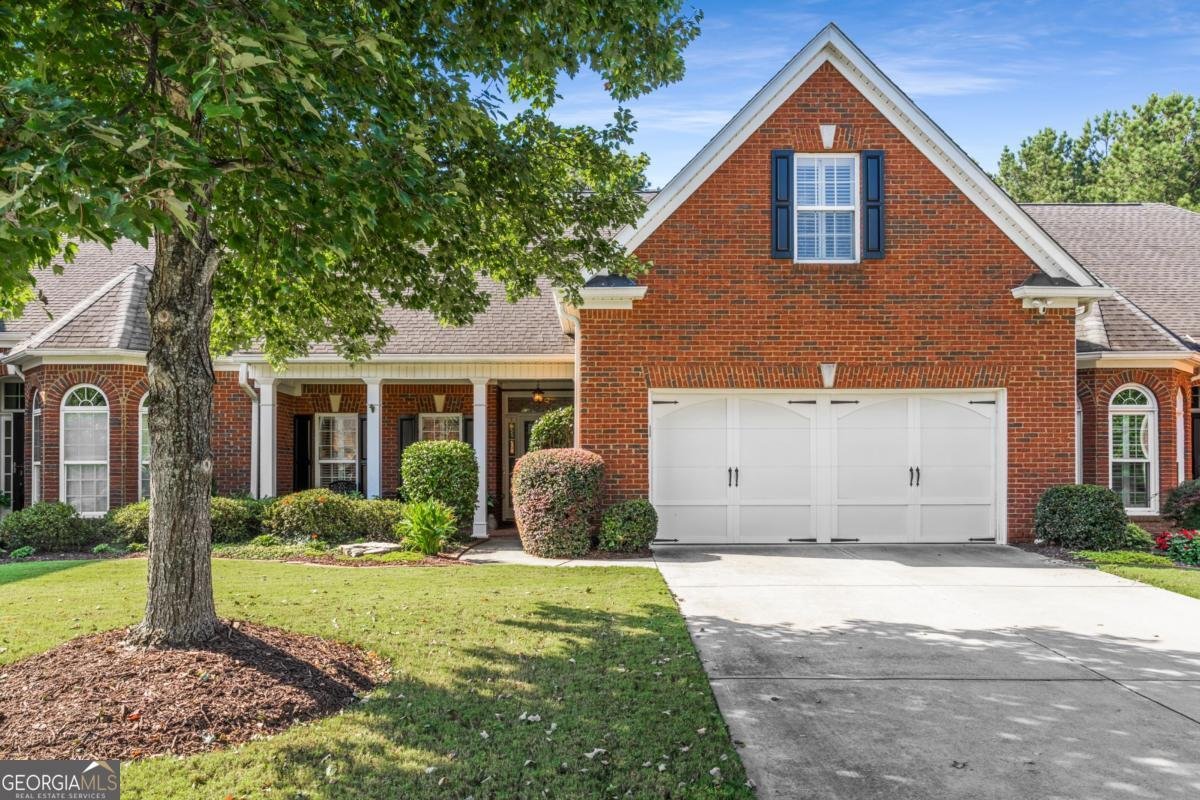 5575 Villa Lake Court Suwanee - 1